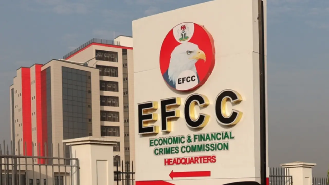 EFCC arraigns ex-Fidelity bank staff over alleged N2.7bn fraud